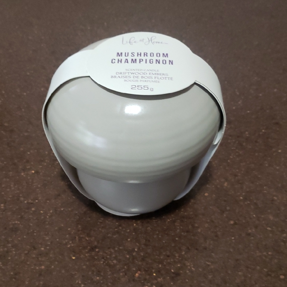 Life at Home Mushroom Candle. scent Driftwood Ambers.  New